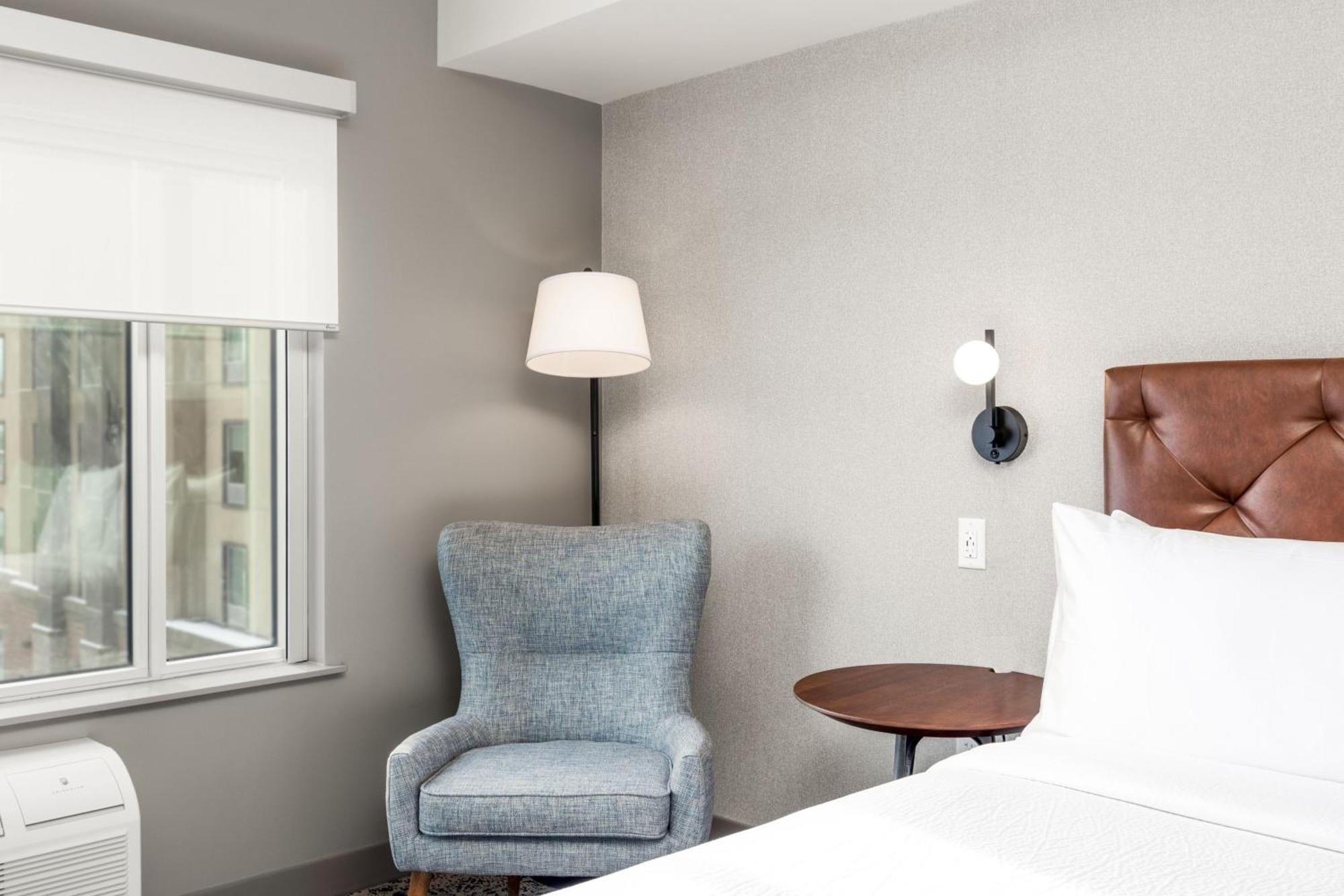 Four Points By Sheraton Kelowna Airport Екстер'єр фото