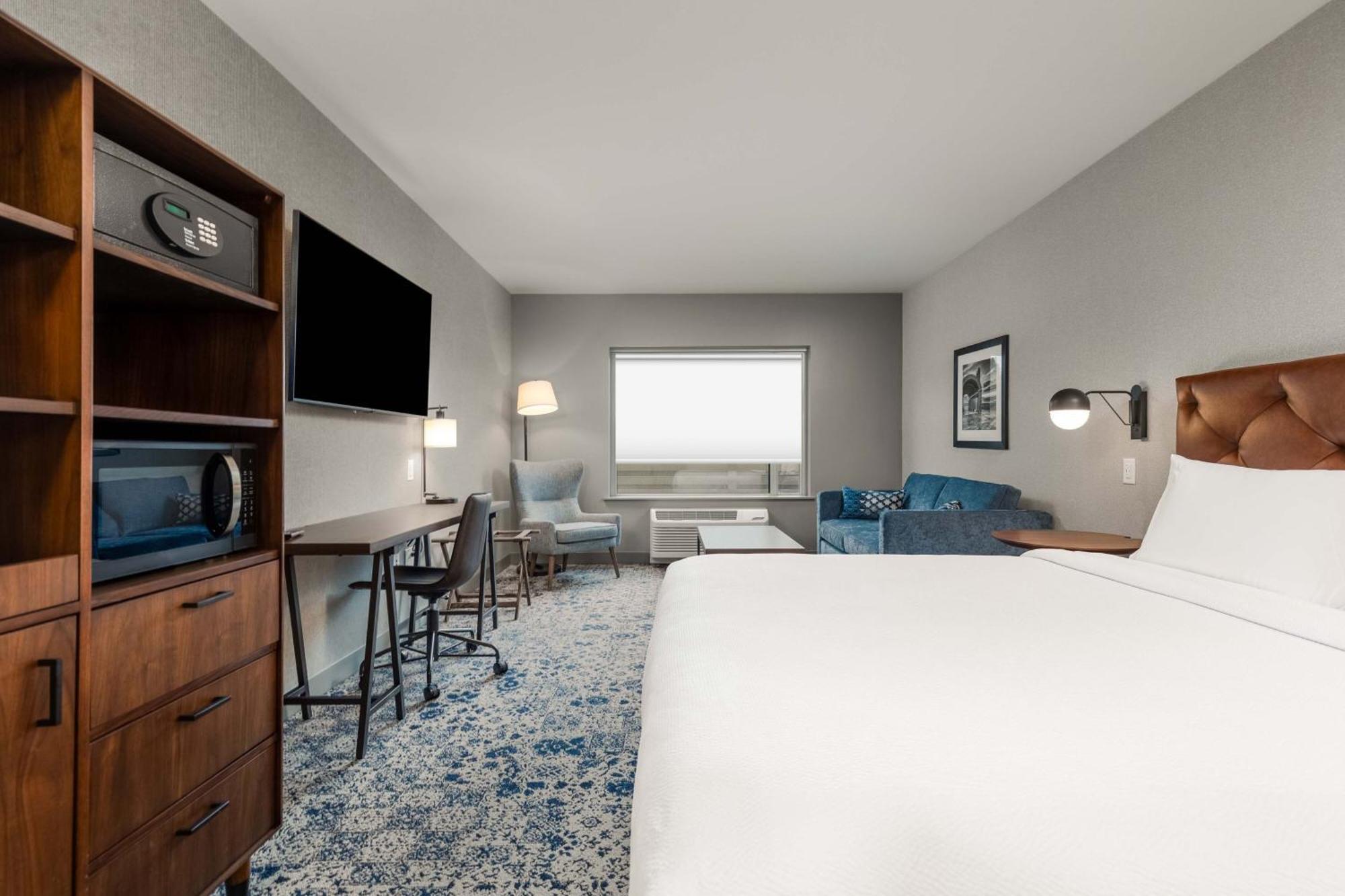 Four Points By Sheraton Kelowna Airport Екстер'єр фото