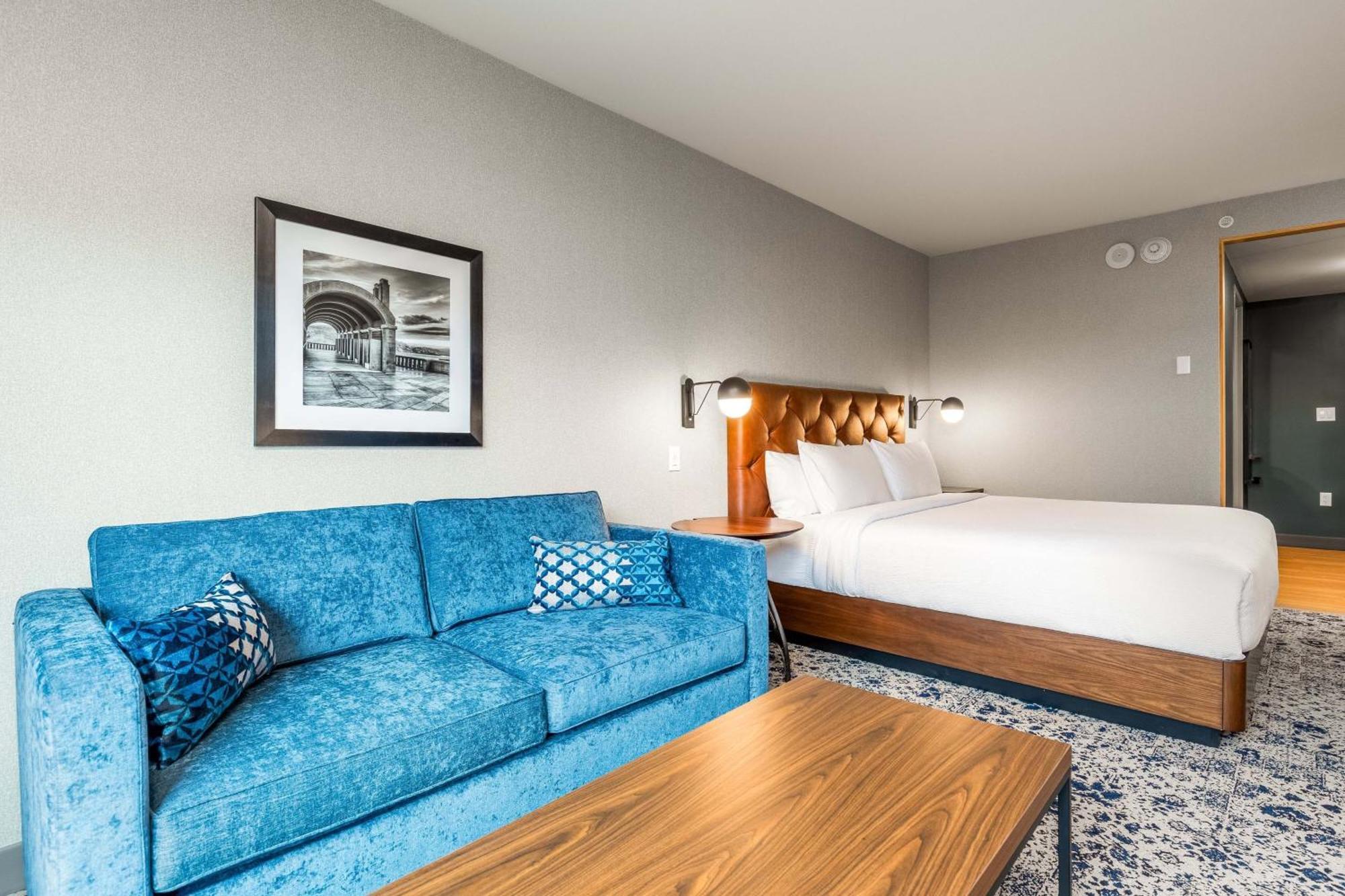Four Points By Sheraton Kelowna Airport Екстер'єр фото