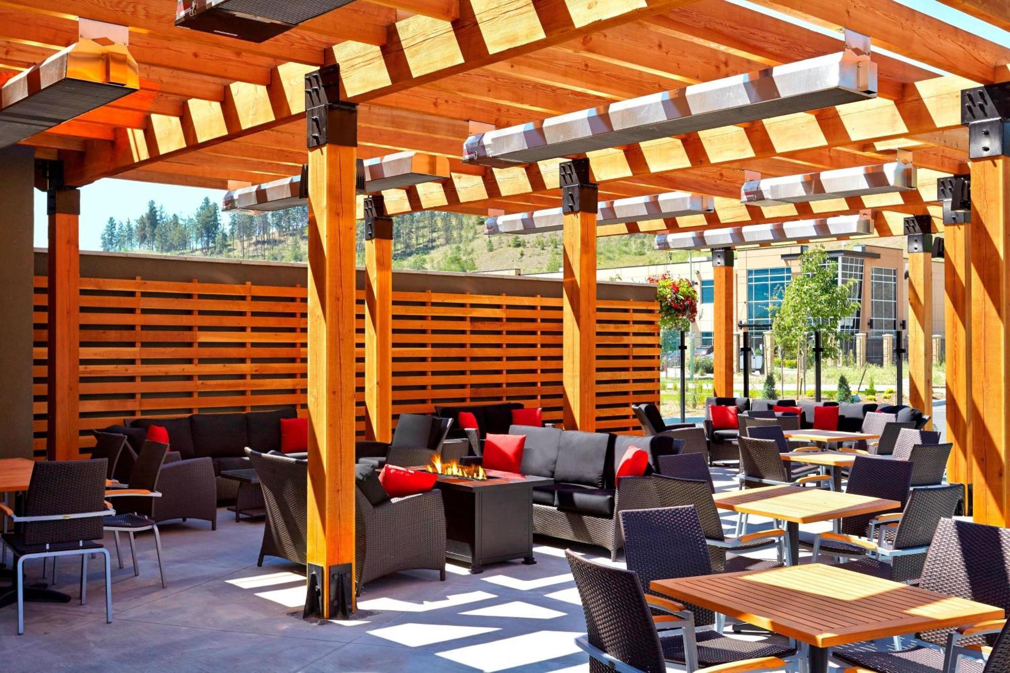 Four Points By Sheraton Kelowna Airport Екстер'єр фото
