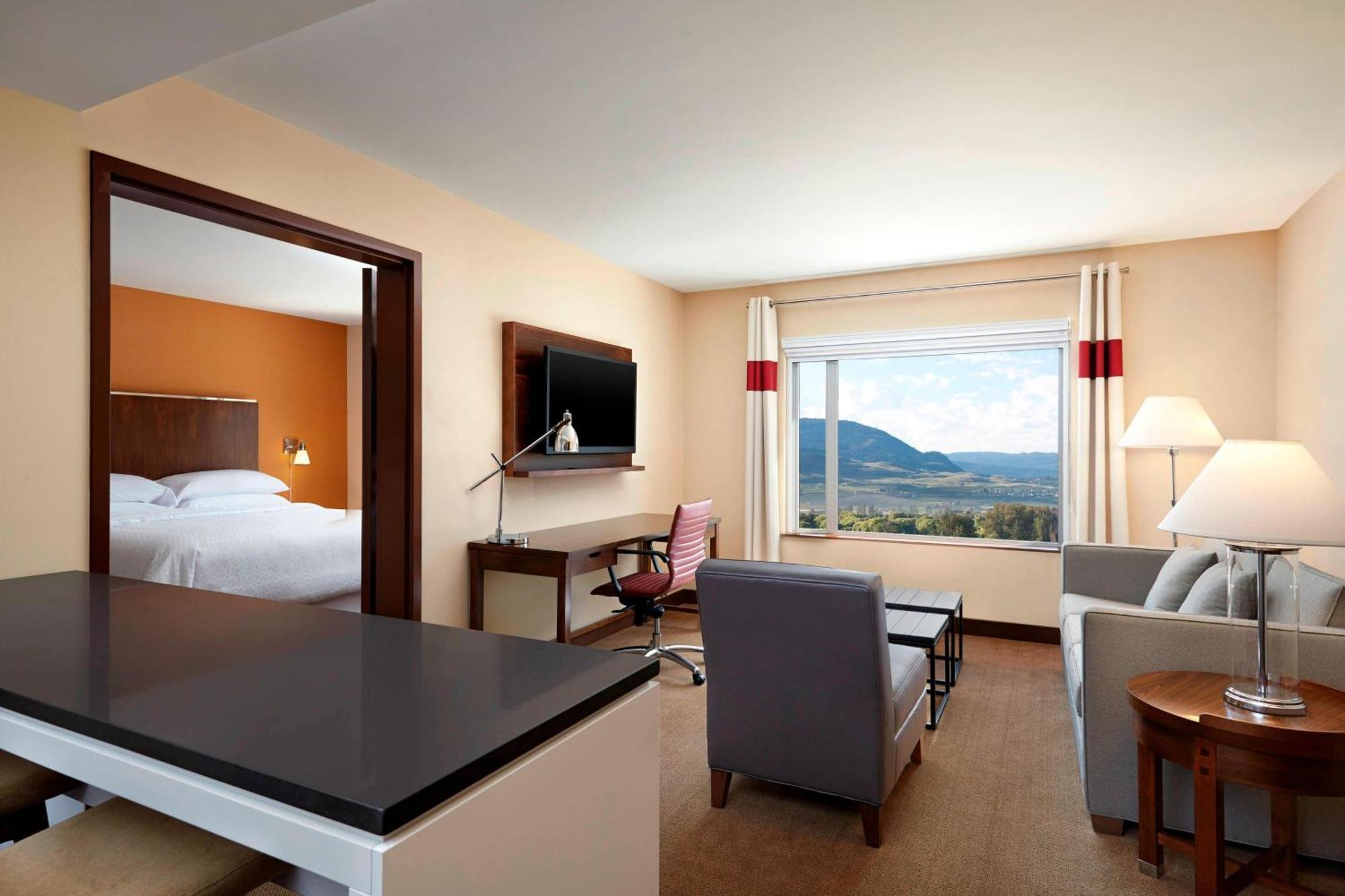 Four Points By Sheraton Kelowna Airport Екстер'єр фото