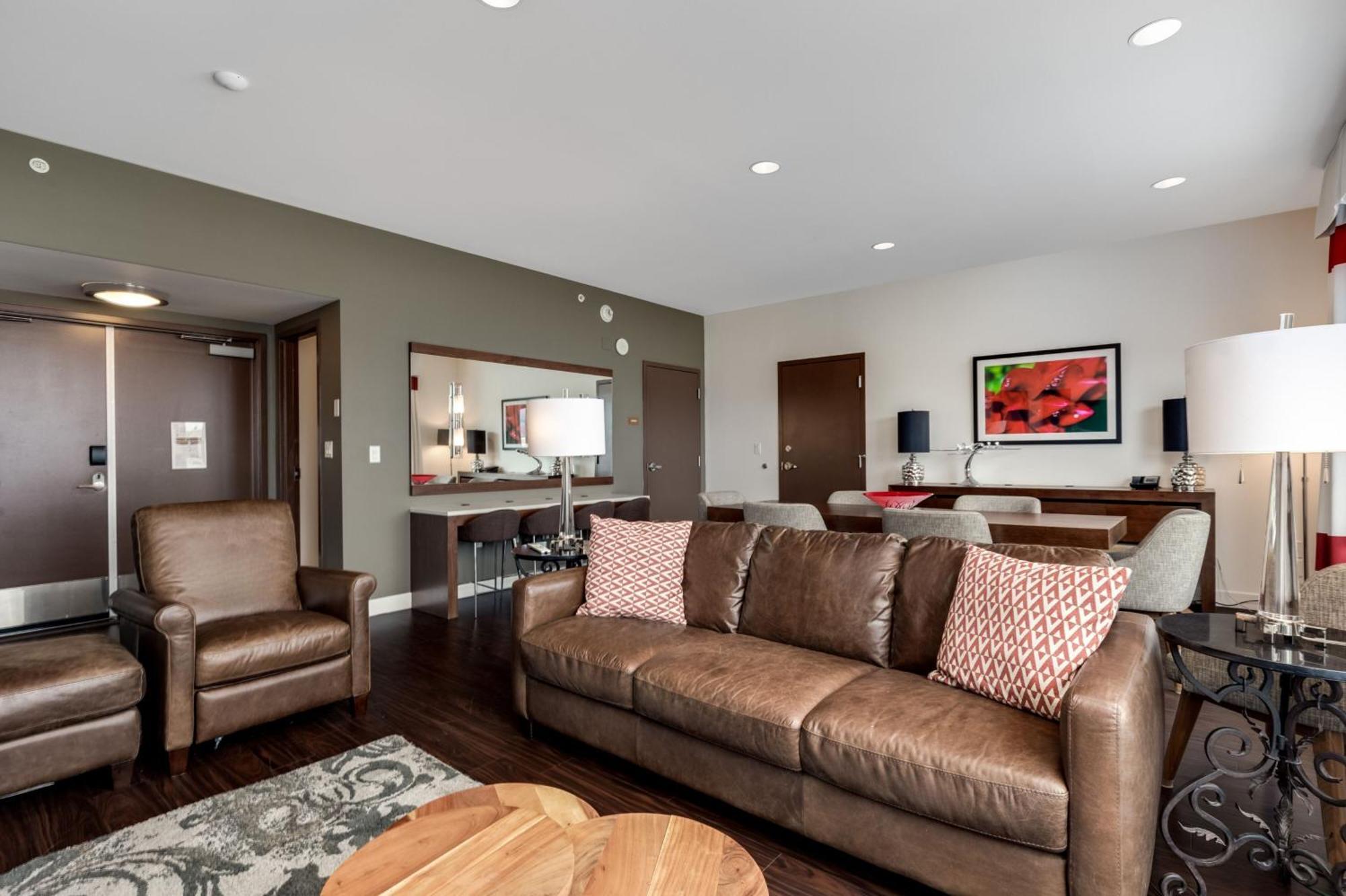 Four Points By Sheraton Kelowna Airport Екстер'єр фото