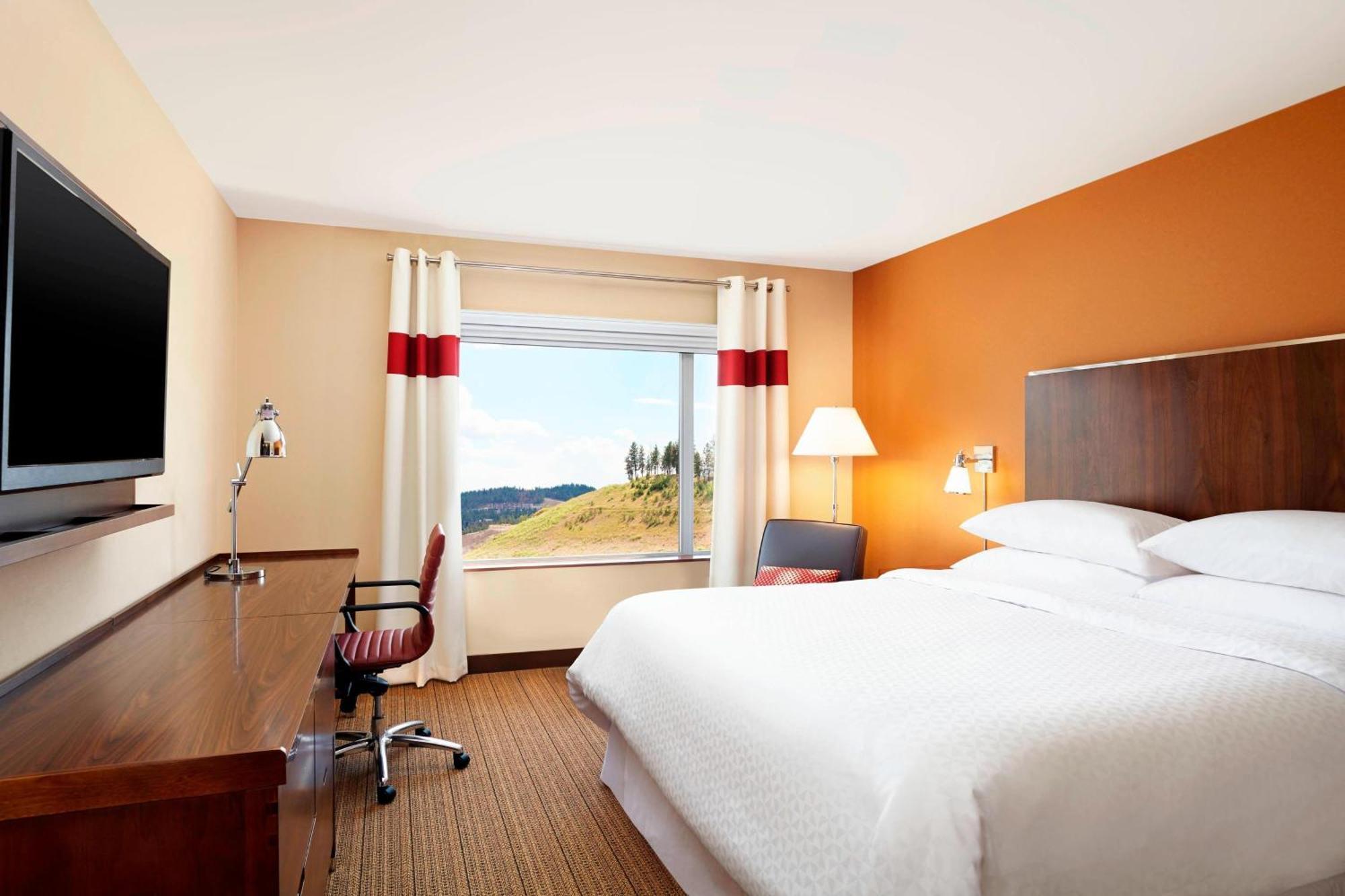 Four Points By Sheraton Kelowna Airport Екстер'єр фото