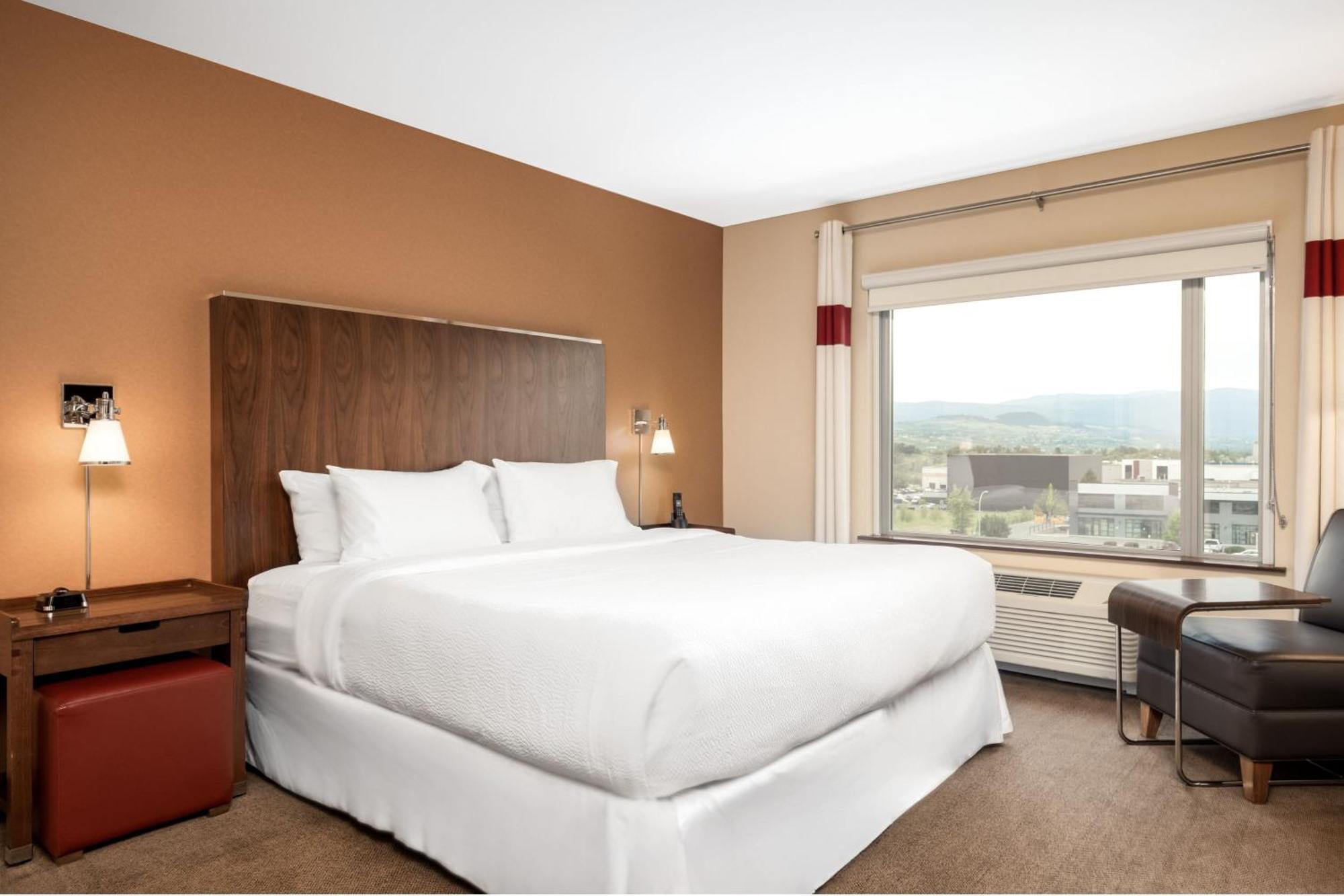 Four Points By Sheraton Kelowna Airport Екстер'єр фото